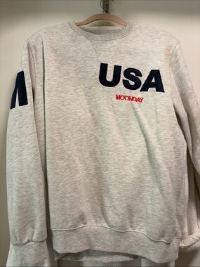 USA Crewneck Sweatshirt in Heather Gray